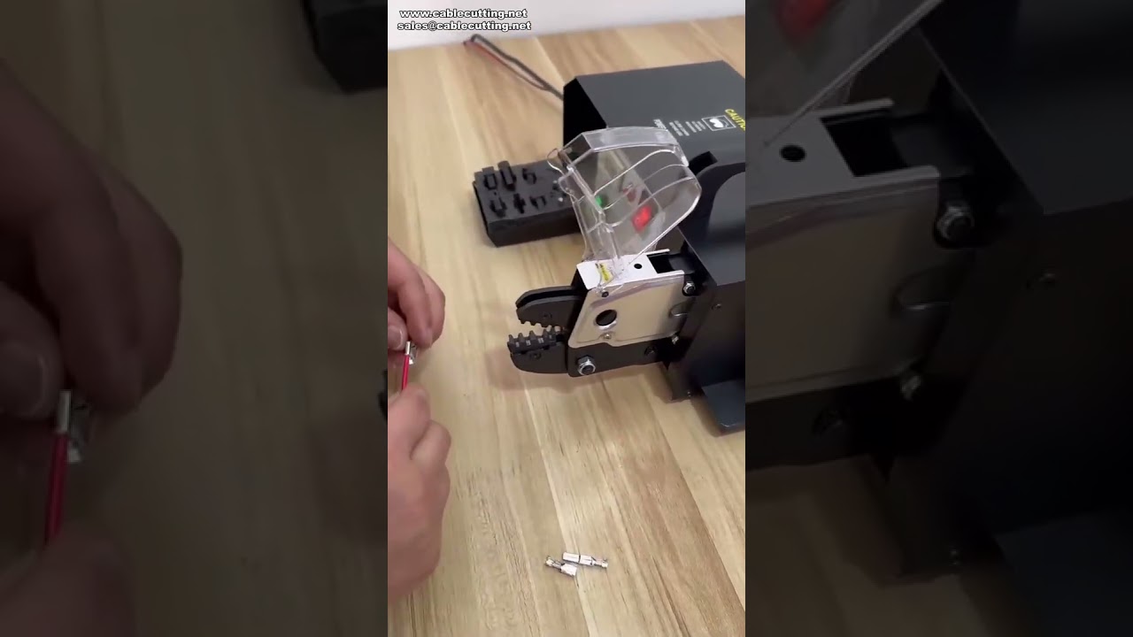 Machine à sertir électrique pour cosses et embouts - Sertissage automatique