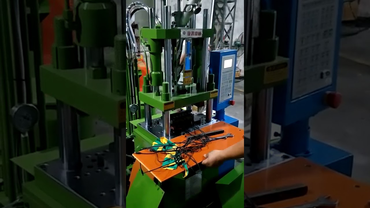 Machine de moulage par injection pour câbles téléphoniques – Équipement industriel performant