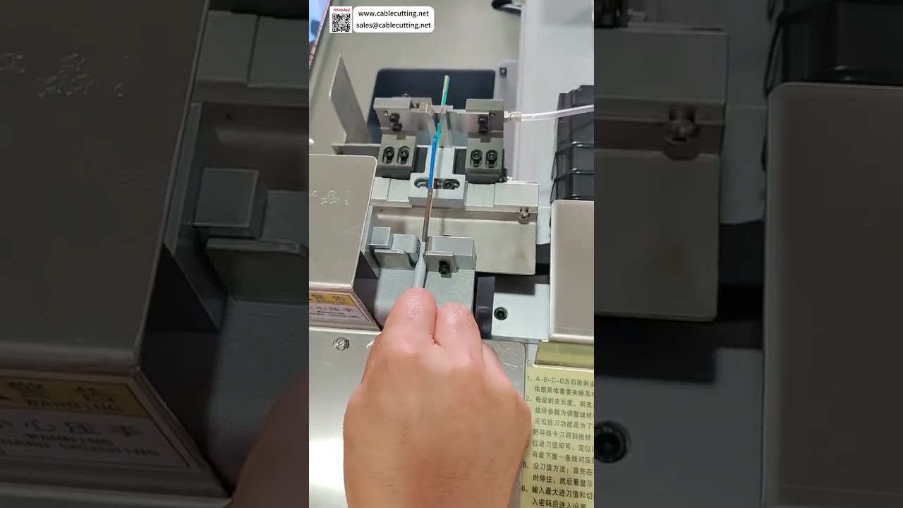 Machine automatique de coupe et dénudage de câbles longs/courts - Boostez l'efficacité de production des cordons d'alimentation