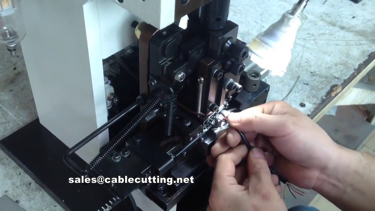 Machine semi-automatique de dénudage et sertissage de câbles, équipement de sertissage de terminaux