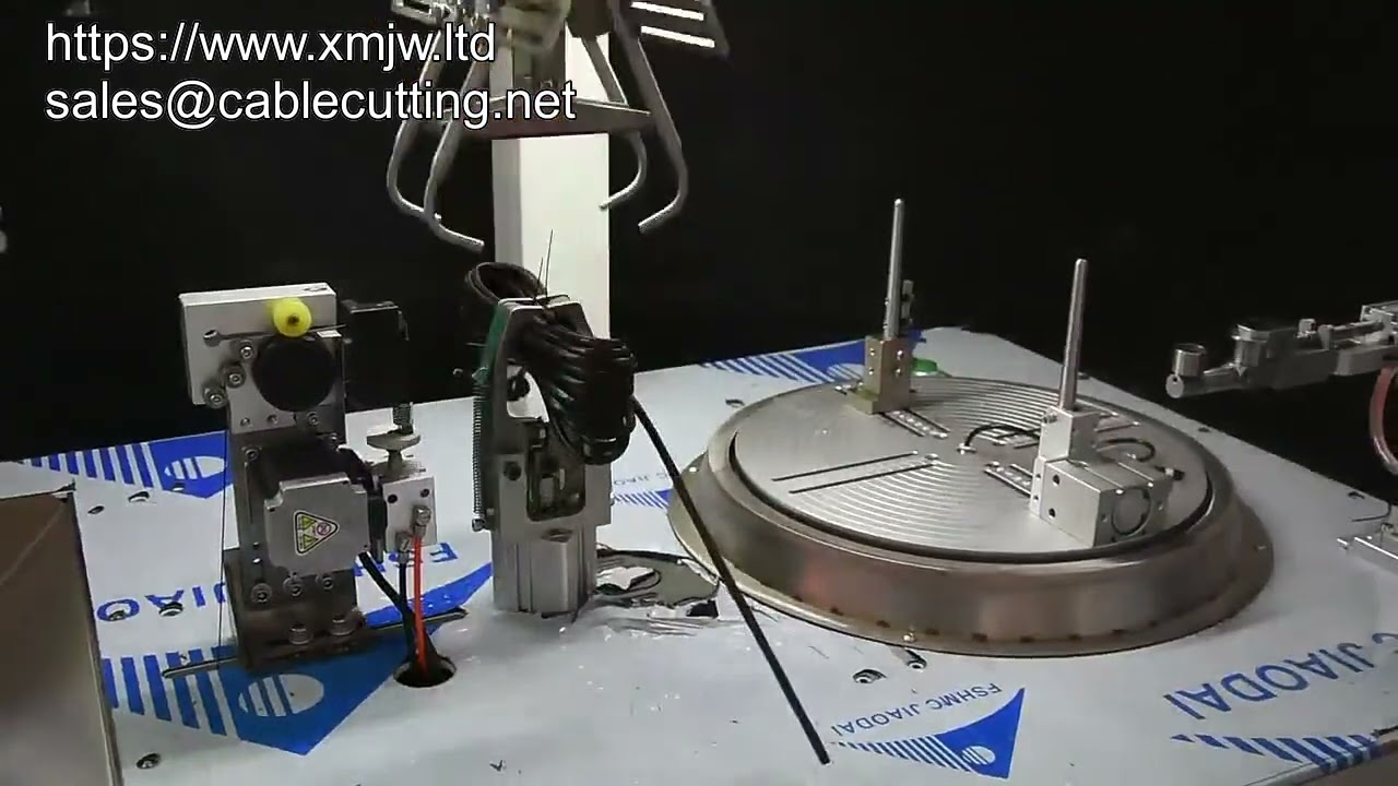 Machine automatique de ligature de fils - Enroulage et serrage de câbles avec attache torsadée (8 lettres)