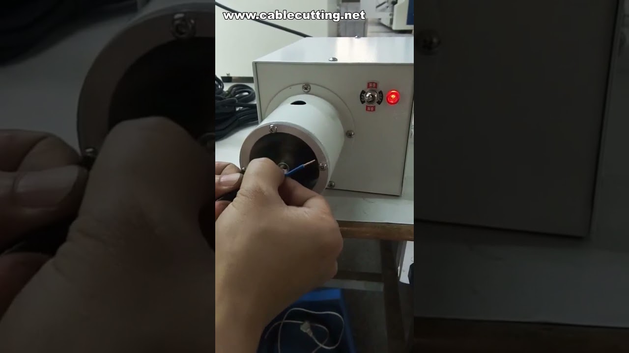 Machine à dénuder et tordre les fils - Lame rotative pour câbles industriels