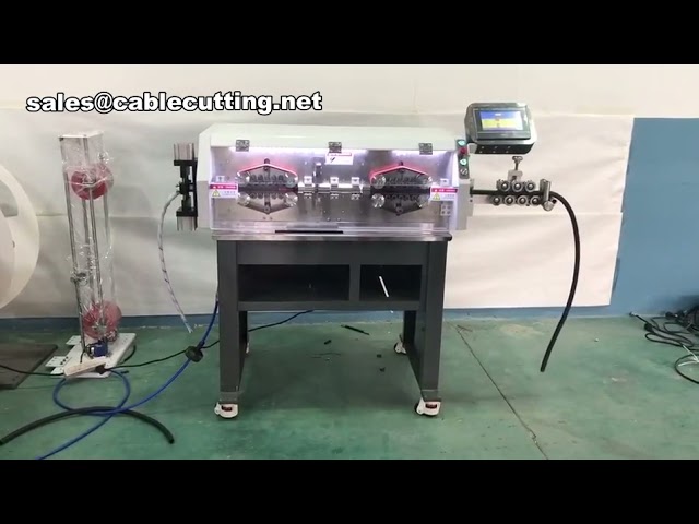 Machine de coupe et dénudage de gros câbles multiconducteurs | Équipement industriel performant