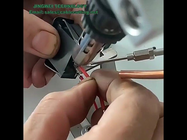 Machine à souder semi-automatique pour circuits imprimés - Équipement de soudage de fils